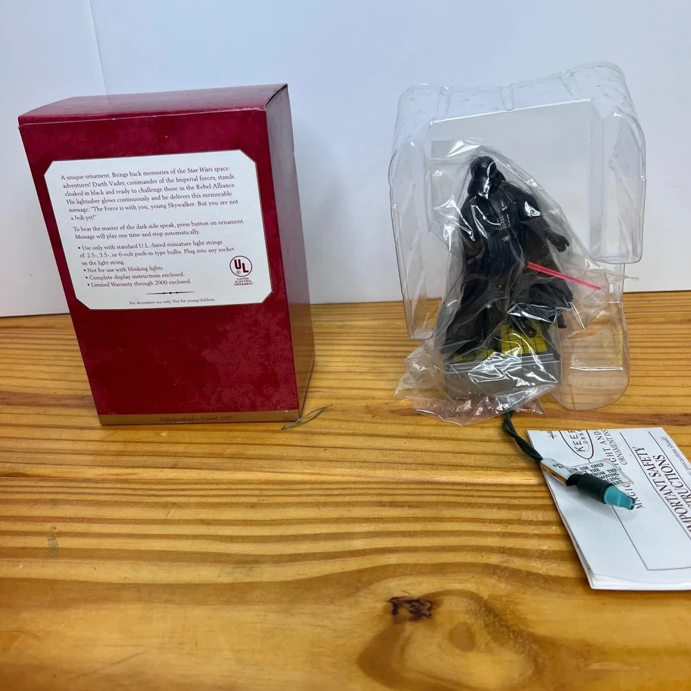 1997 Hallmark Keepsake Star Wars‎ Darth Vader Ornament Light & Sound QXI7531